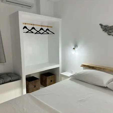 Dreamy Island Escape In Paros