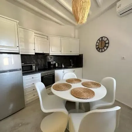 Dreamy Island Escape In Paros נאוסה